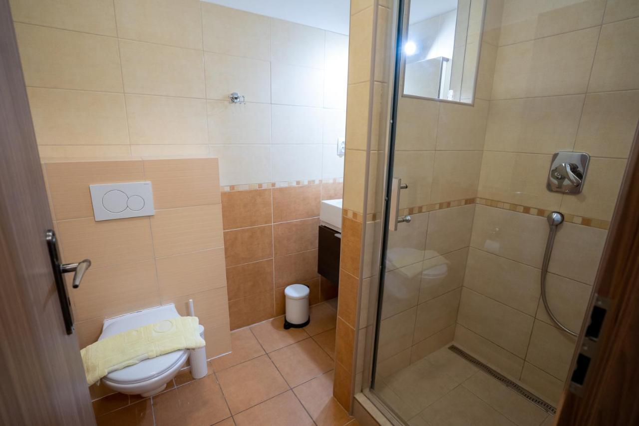 Penzion Toscana Nitra Exteriör bild