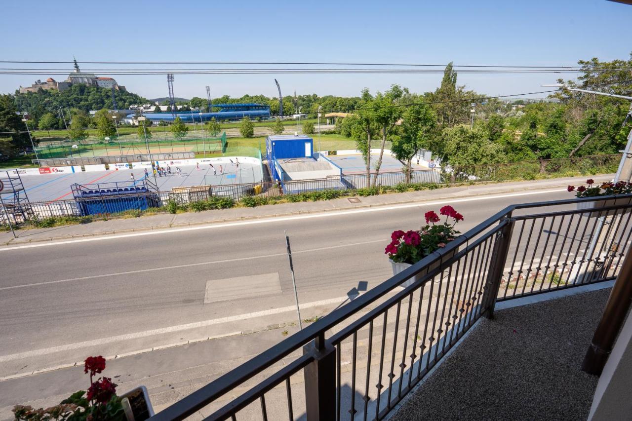 Penzion Toscana Nitra Exteriör bild